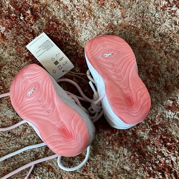 Kids Reebok shoes - Picture 4 of 4